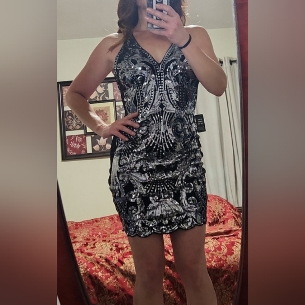 ❤️ NWT! EXPRESS VELVET SEQUIN STRAPPY MINI BODYCON DRESS, SMALL - Picture 6 of 16